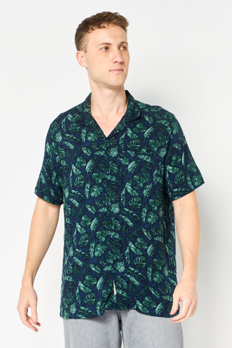 Chaps Men Regular Fit Tropical Print Short Sleeve Polo Shirt, Multicolor - Image 1